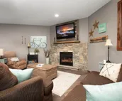 Inspiration Ranch-HOT TUB/lower unit/SUPER CLEAN!!