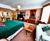 Rose Room-Historic Victorian Mansion