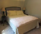 Home Near York University/Yellow Room