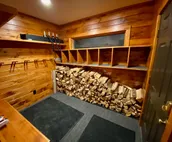 (56) AIR-CONDITIONED Gorgeous Killington Condo.