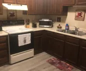 2 BR Comfy, Clean, Close to Airport.