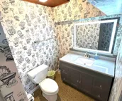 The Sandbar Cottage on Lake Freeman