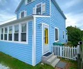 3 BR Sleeps 6  - Cozy beach house near Newport RI