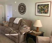Clean, Quiet & Cozy Downtown Hays Home