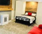 Studio Apt B Downtown EVV, Full Kitchen, TV, Wifi