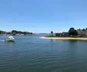 Walk to beaches & ferries ★ Snow's Creek Waterview