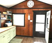 Lazy Daze Cottage with Great Lake Views