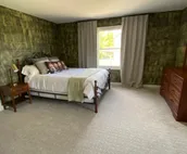 6 bdr 5 ba luxury home. Sleeps 14.  5 min (1-80)