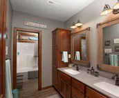 Inspiration Ranch-HOT TUB/lower unit/SUPER CLEAN!!