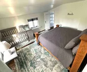 The Sandbar Cottage on Lake Freeman