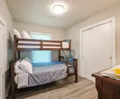 Next to Championship Park, Sleeps 6, Lots of parki