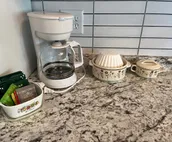 MIDMOD ON SIXTH: downtown-no cleaning/airbnb fee