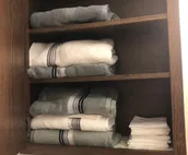 2 BR Comfy, Clean, Close to Airport.
