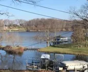Lazy Daze Cottage with Great Lake Views