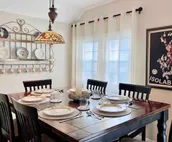 Spacious Pl- Walk to Beach, Downtown & Lighthouses