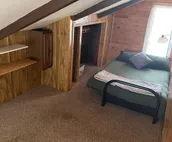 Cheerful private 4 bedroom lodge with hot tub