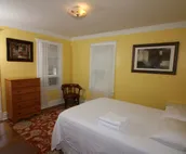 THE 617: Fireplace & 5 min walk to Falls Park USA!