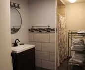 ★Cozy downtown loft,PLUS fridge,
washer and dryer★