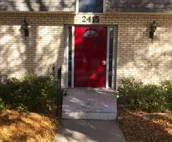 2 BR Comfy, Clean, Close to Airport.