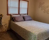 Cute 3BR 3BA Handicap Acc BR and BA WIFI SMART TV