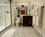 (56) AIR-CONDITIONED Gorgeous Killington Condo.