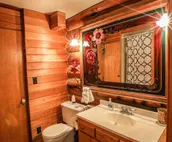 Cozy Cabin Lane w/ inflatable hot tub & game room