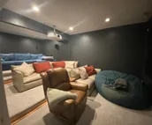 6 bdr 5 ba luxury home. Sleeps 14.  5 min (1-80)