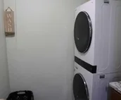 ★Cozy downtown loft,PLUS fridge,
washer and dryer★