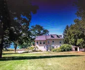 Restored Luxury Victorian Near Newport