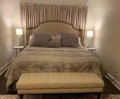 Sophisticated Home 
Art District 
4-5 Bedrooms