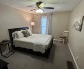 Cozy, Newly Remodeled 2 bedroom home