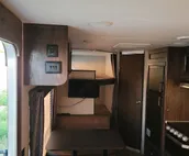 nice camper, 1 queen size bed, 2 kids, 2 fold out beds