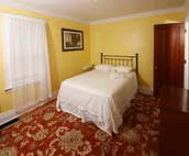 THE 617: Fireplace & 5 min walk to Falls Park USA!