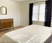 Boho Chic on Pine:2 King beds blocks from downtown