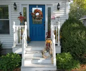 Home Near York University/Blue Room