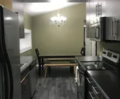 Central Location to Downtown 3bed 2bath