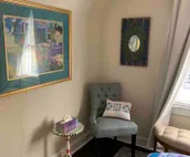 Sophisticated Home 
Art District 
4-5 Bedrooms
