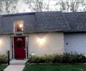 2 BR Comfy, Clean, Close to Airport.