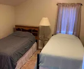 Clean, Quiet & Cozy Downtown Hays Home