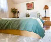 Spacious, historic, artsy downtown home