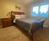 ★ Backyard View Queen Sleigh Bed ★