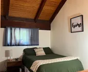 Cheerful private 4 bedroom lodge with hot tub