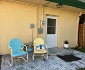 MIDMOD ON SIXTH: downtown-no cleaning/airbnb fee
