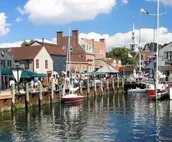3 BR Sleeps 6  - Cozy beach house near Newport RI