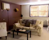 2 BR Comfy, Clean, Close to Airport.