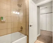 Old Town/Lincoln Park | Stunning Home | King Suite