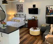 Historic District Carriage House - EV Parking