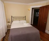 THE 617: Fireplace & 5 min walk to Falls Park USA!