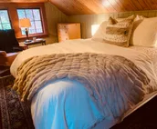Once Upon A Time ~ Historic Waterfront View Lodge