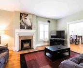 Center of Highlands! +2500 sq ft Awesome Location